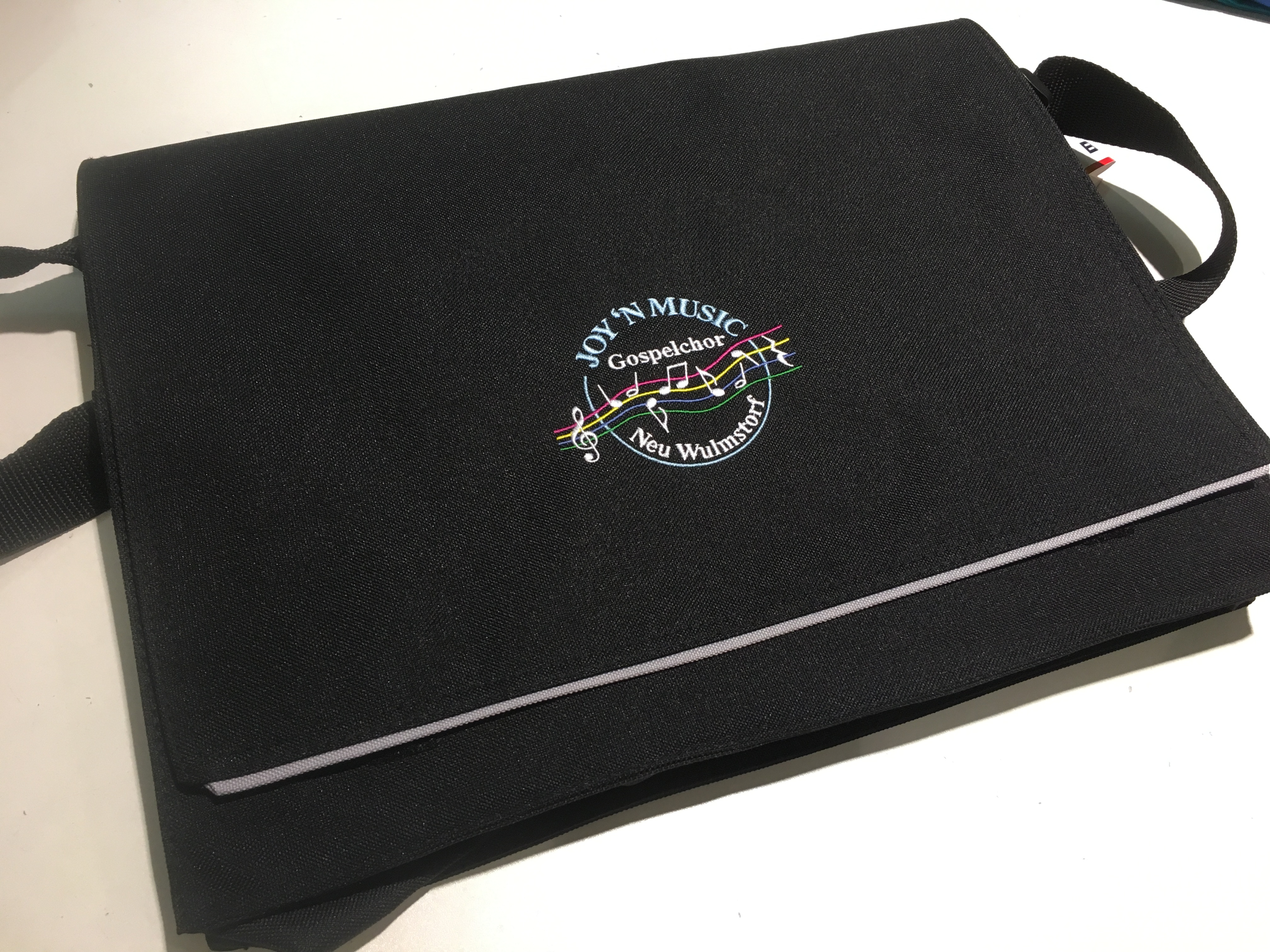 Bestickung von Taschen